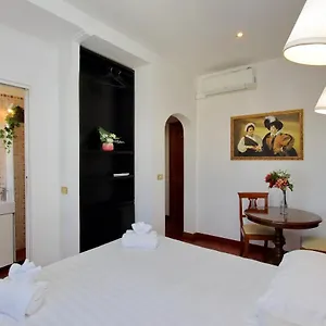 https://terrazze-navona.it-romehotels.com