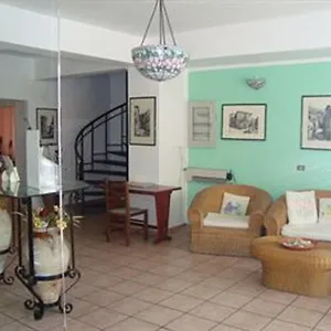 B&B La Grotta SantʼAlessio Siculo